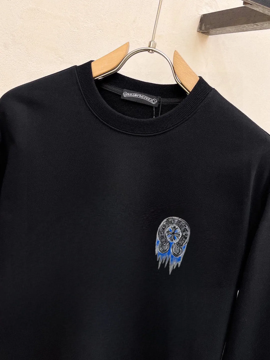 🅿️220 brand [ChampionHearts] (good news for fat people) 2025ss autumn latest long-sleeved round-neck sweatshirt, on sale simultaneously on the official website. Refreshing and breathable. Made of top Tencel Roman. Comfortable and soft. 3D three-dimensional clarity. Super fashion sense. Great gift for personal use. Size: M-5XL (can wear up to 220 pounds)